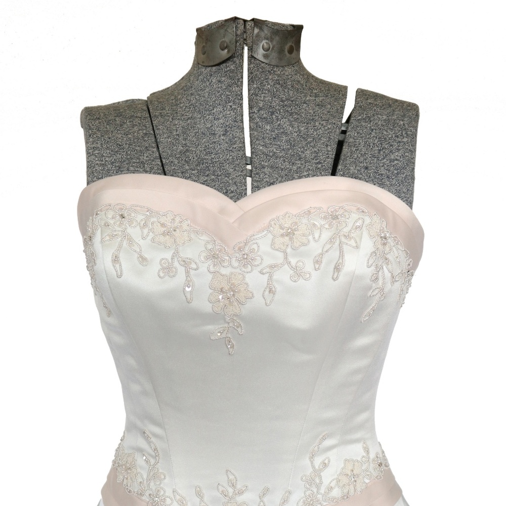 Vintage Regal Emme Wedding Dress size 6-8